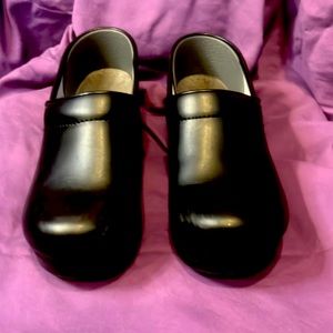 Brand new Dansko size 38 black